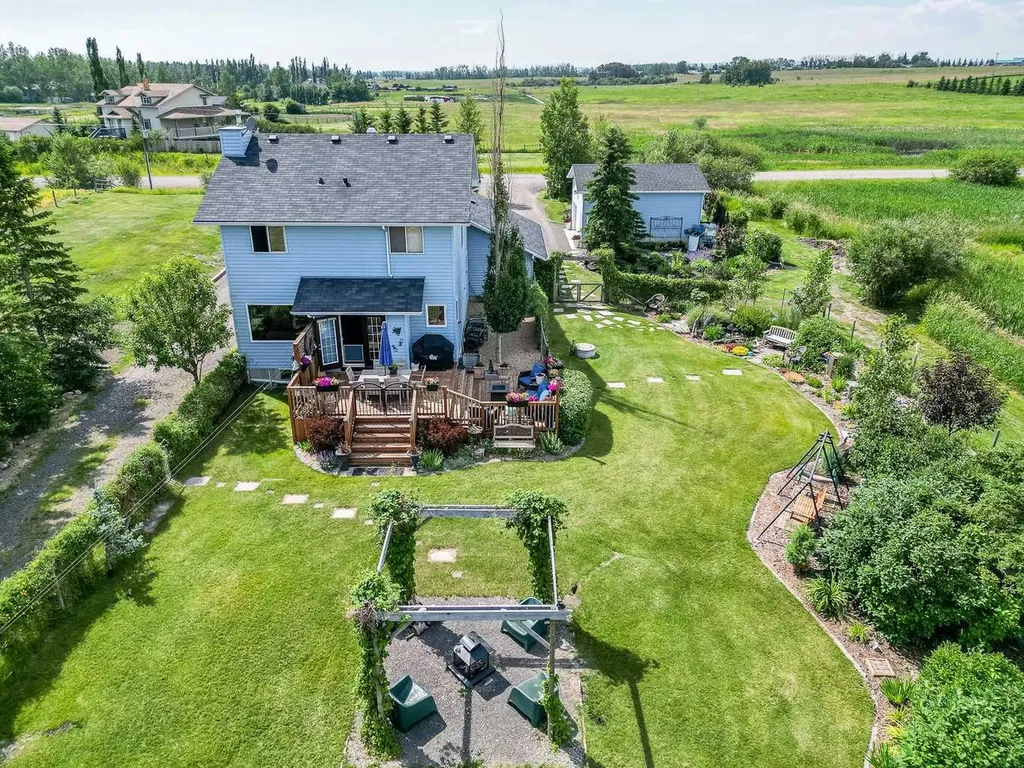 48224 320 Avenue E Rural Foothills County AB T1S 4R9