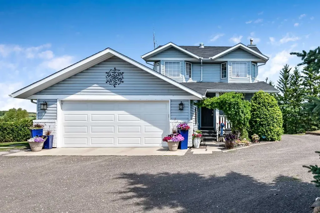 48224 320 Avenue E Rural Foothills County AB T1S 4R9