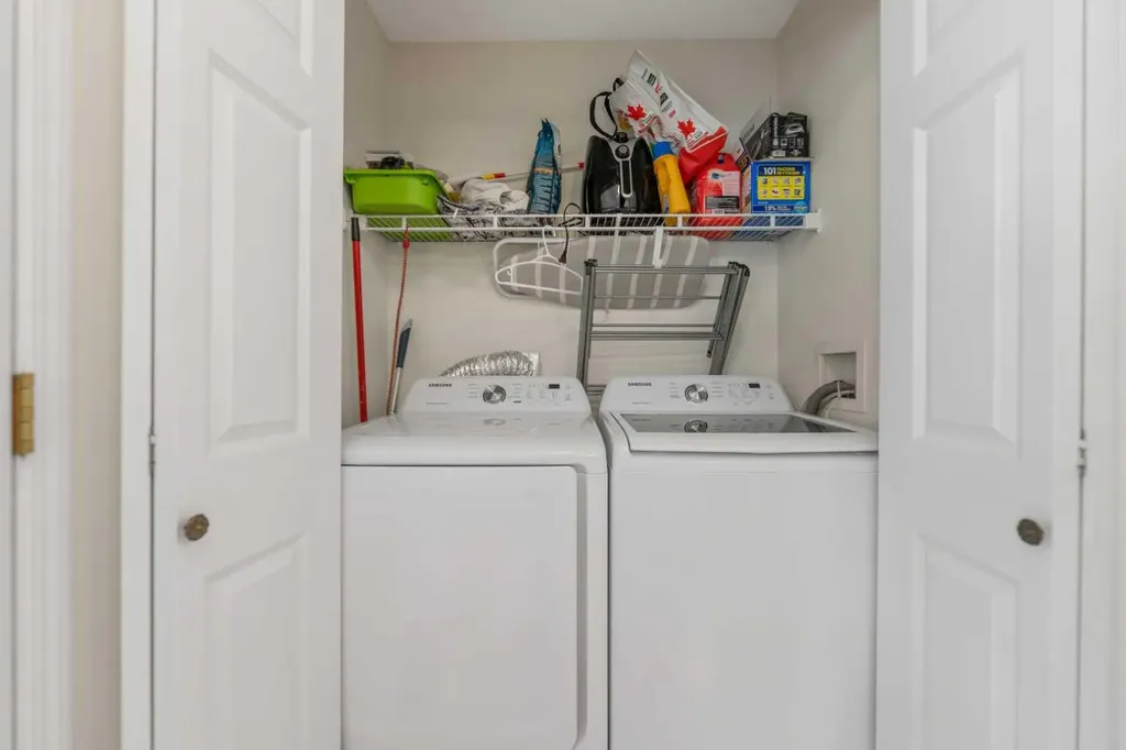 472 Regal Park NE Calgary AB T2E 0S6