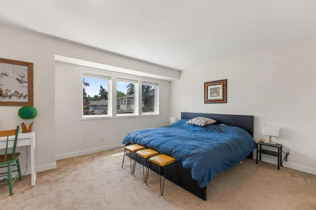 472 Regal Park NE Calgary AB T2E 0S6