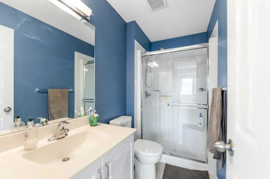 472 Regal Park NE Calgary AB T2E 0S6