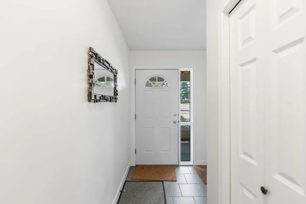 472 Regal Park NE Calgary AB T2E 0S6