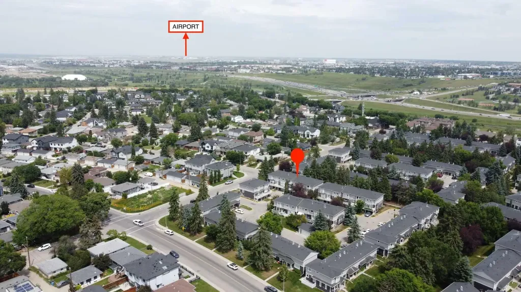 472 Regal Park NE Calgary AB T2E 0S6
