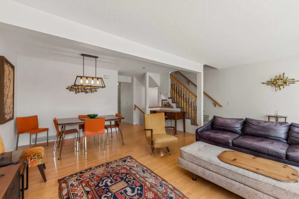 472 Regal Park NE Calgary AB T2E 0S6