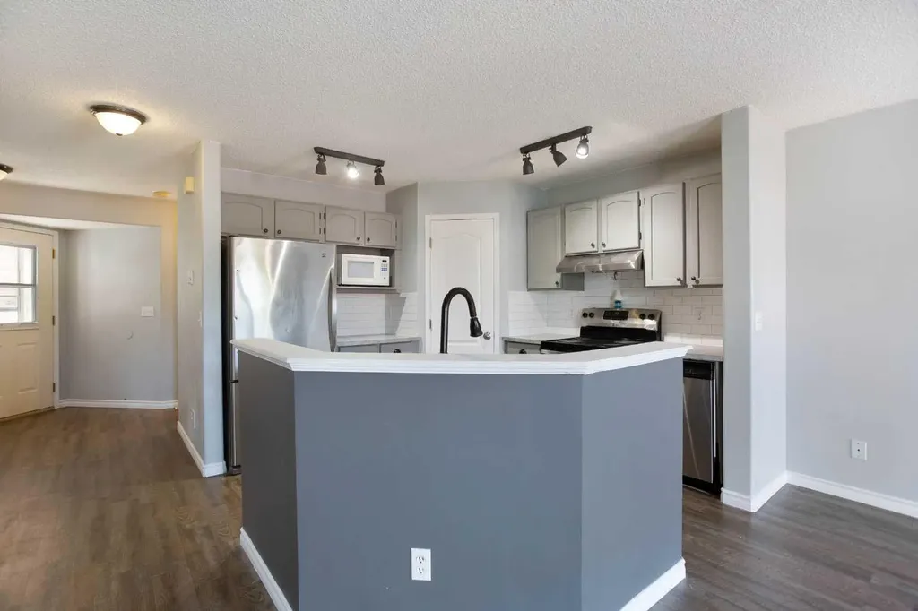 7269 Laguna Way NE Calgary AB T1Y7C9