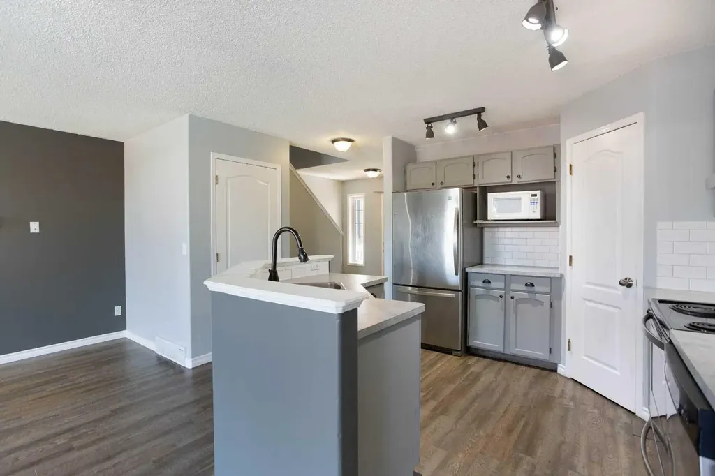 7269 Laguna Way NE Calgary AB T1Y7C9