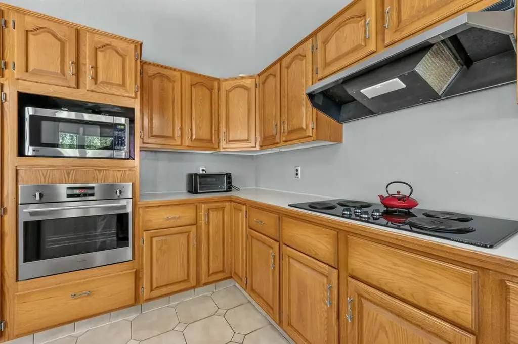 128 Santana Court NW Calgary AB T3K 3L9