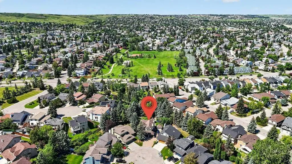 128 Santana Court NW Calgary AB T3K 3L9