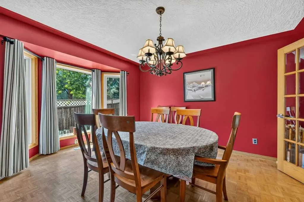 128 Santana Court NW Calgary AB T3K 3L9