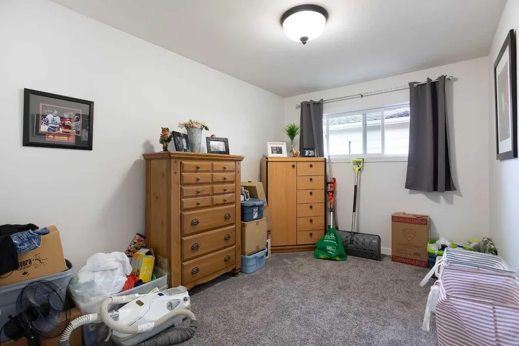 3222/3224 14 Street NW Calgary AB T2K1H8
