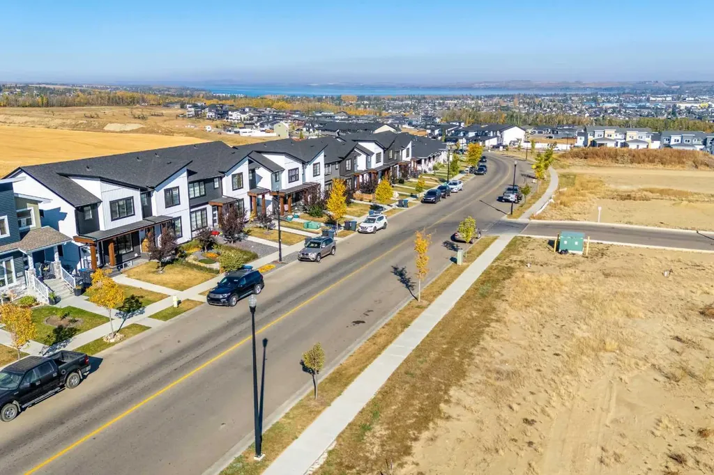 11 Vincent Gate Sylvan Lake AB T4S0V7