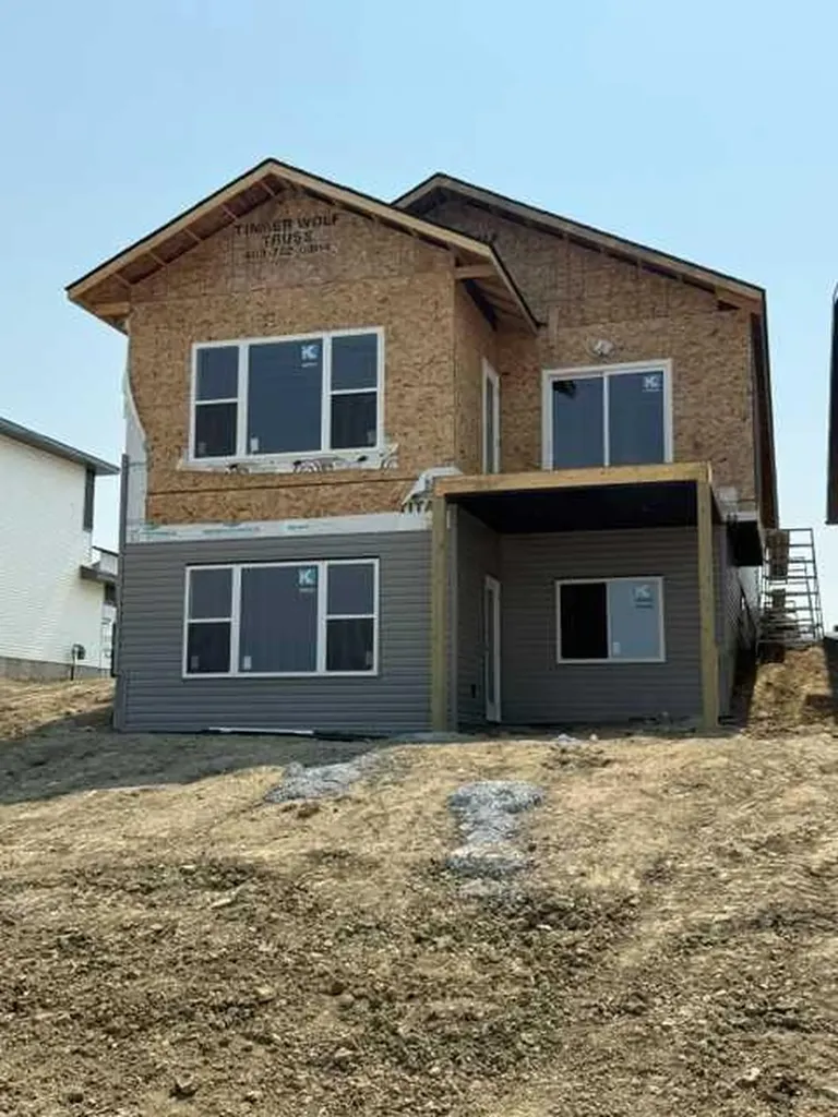 11 Vincent Gate Sylvan Lake AB T4S0V7