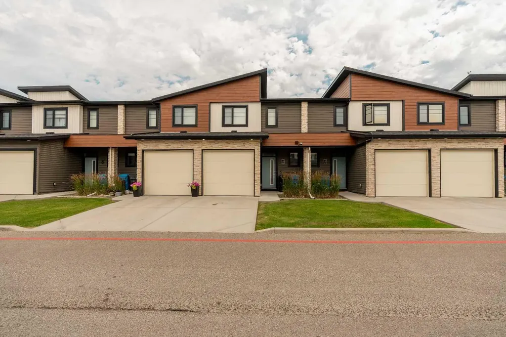 414 Highlands Boulevard W Lethbridge AB T1J 5K5