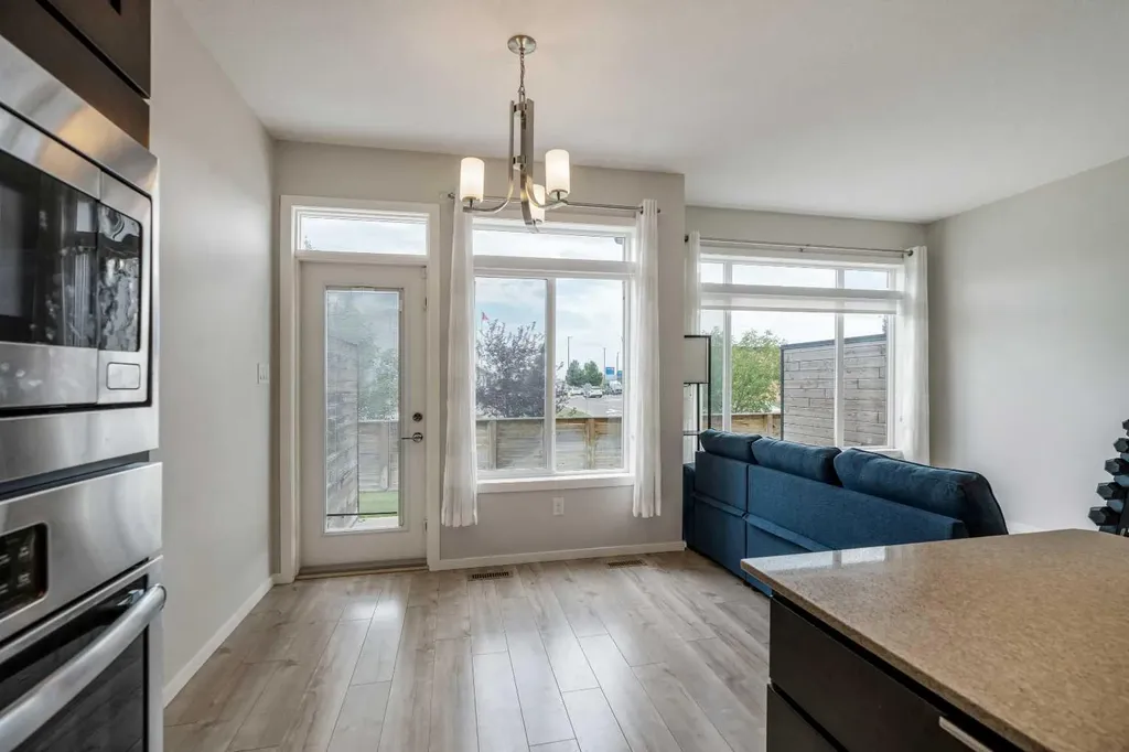 414 Highlands Boulevard W Lethbridge AB T1J 5K5