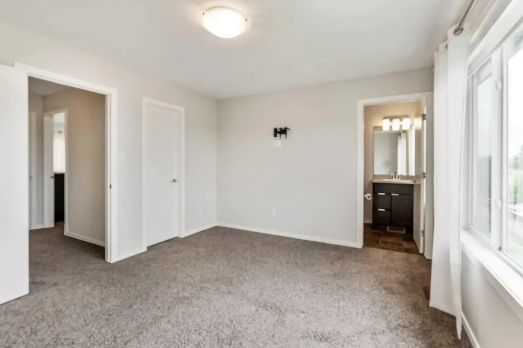 414 Highlands Boulevard W Lethbridge AB T1J 5K5