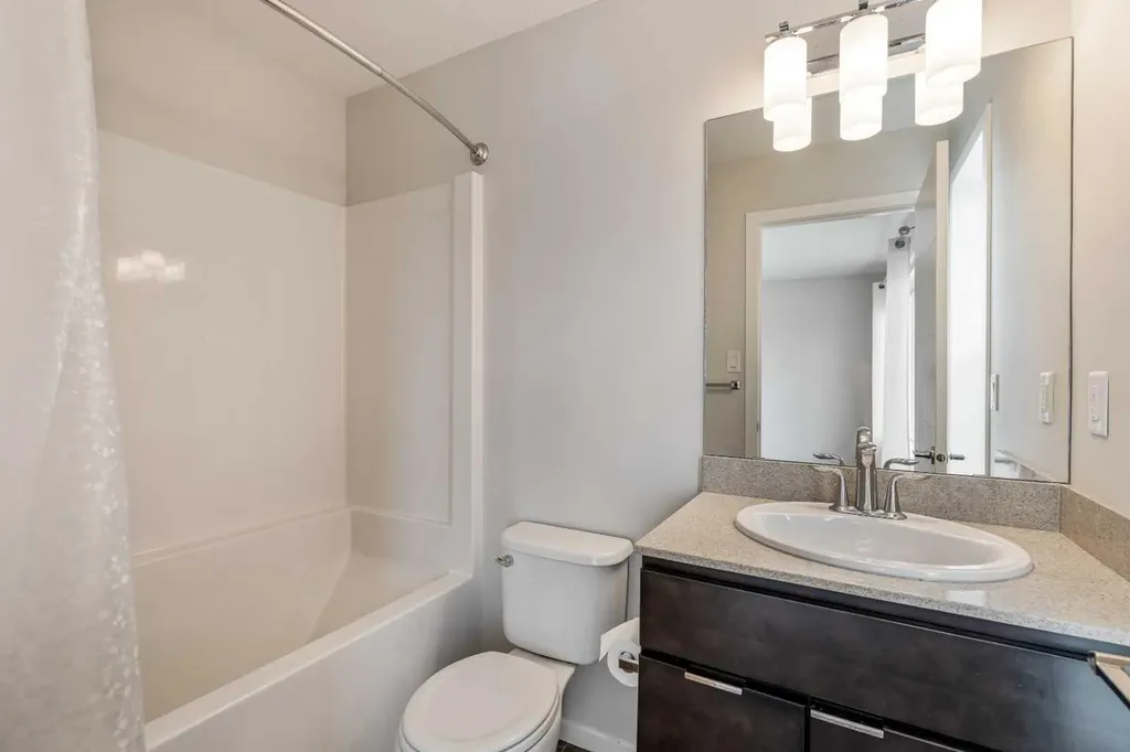 414 Highlands Boulevard W Lethbridge AB T1J 5K5