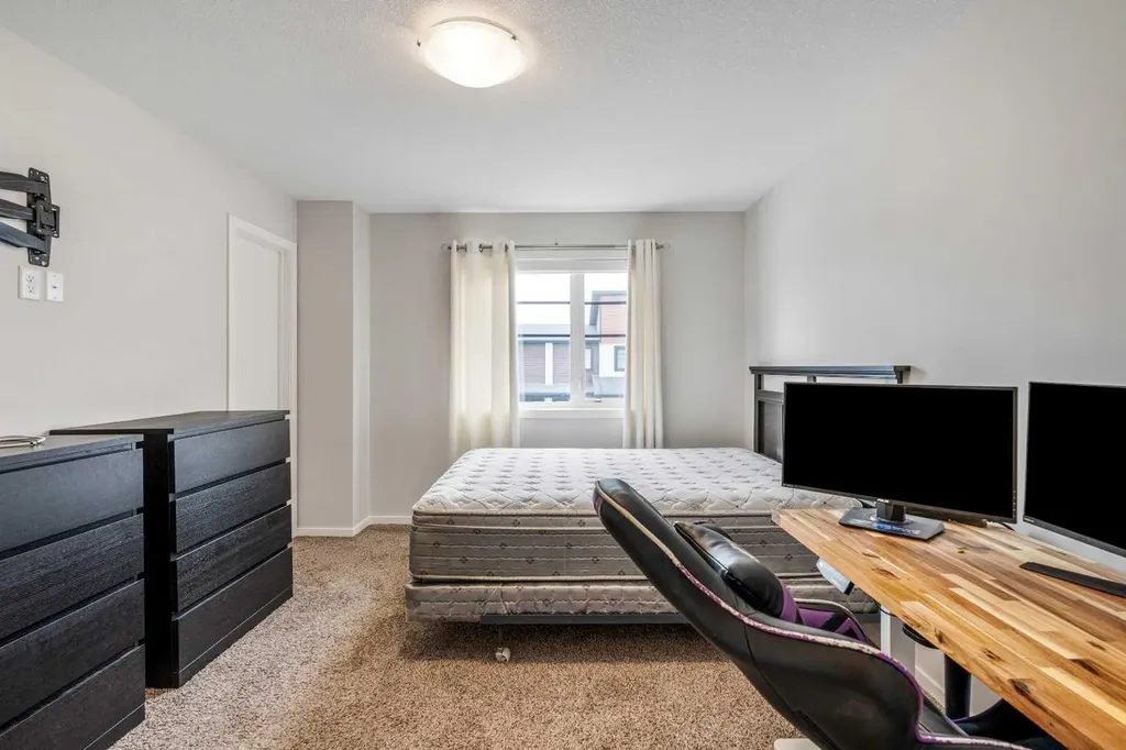 414 Highlands Boulevard W Lethbridge AB T1J 5K5