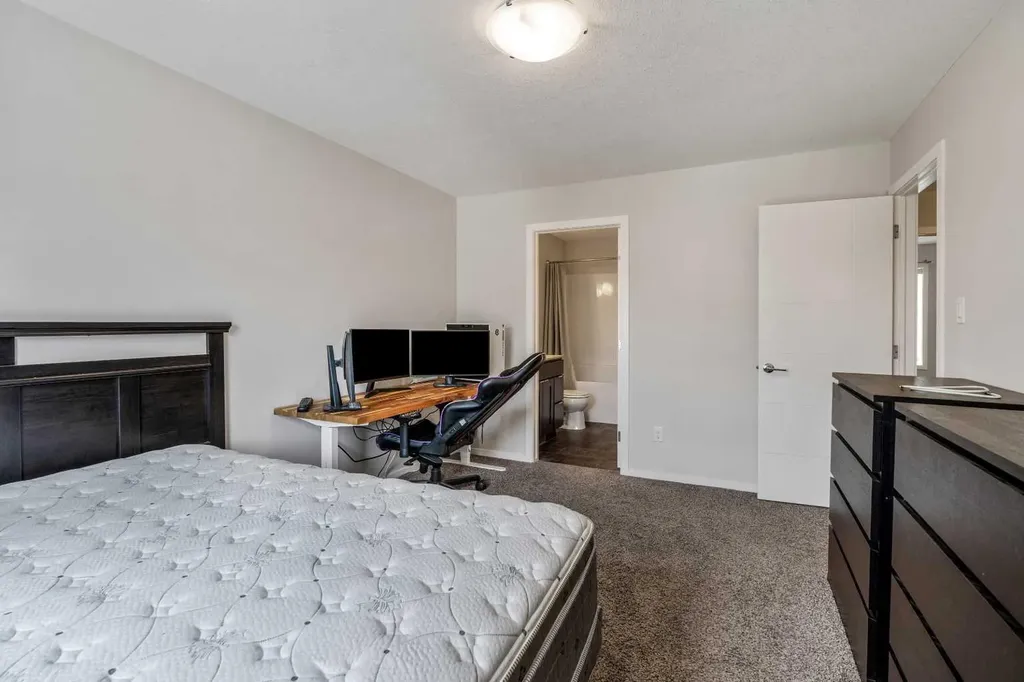 414 Highlands Boulevard W Lethbridge AB T1J 5K5