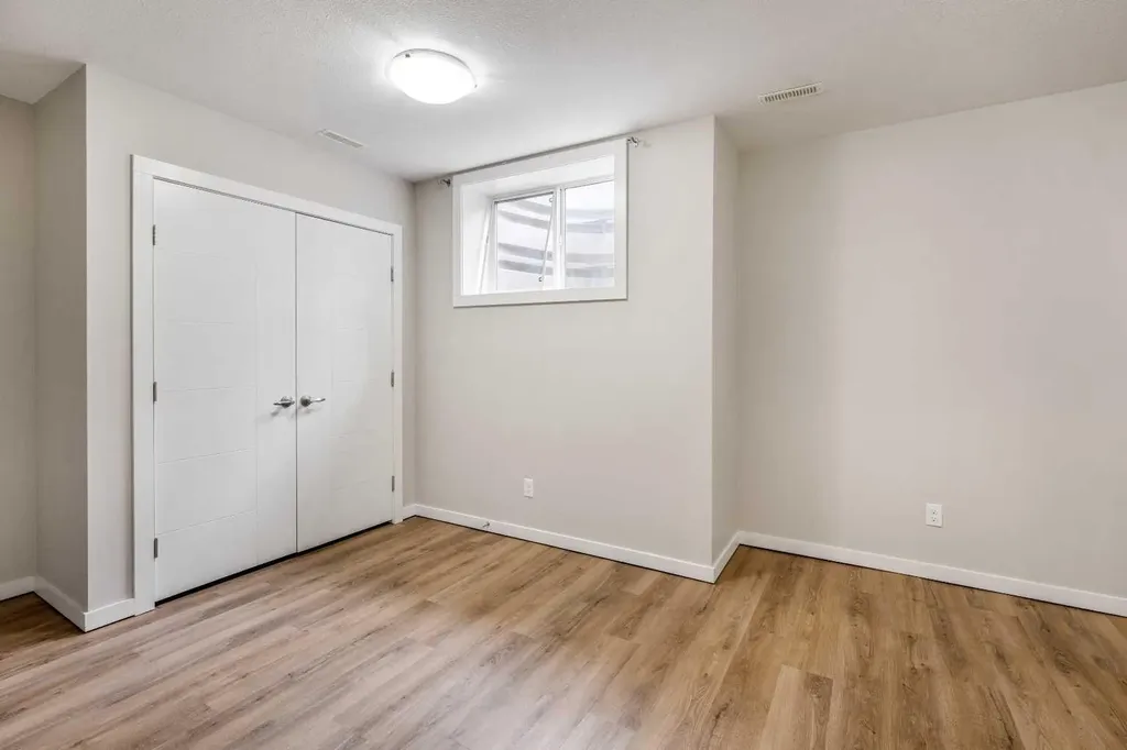414 Highlands Boulevard W Lethbridge AB T1J 5K5