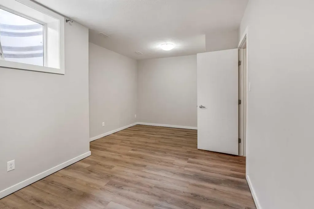 414 Highlands Boulevard W Lethbridge AB T1J 5K5