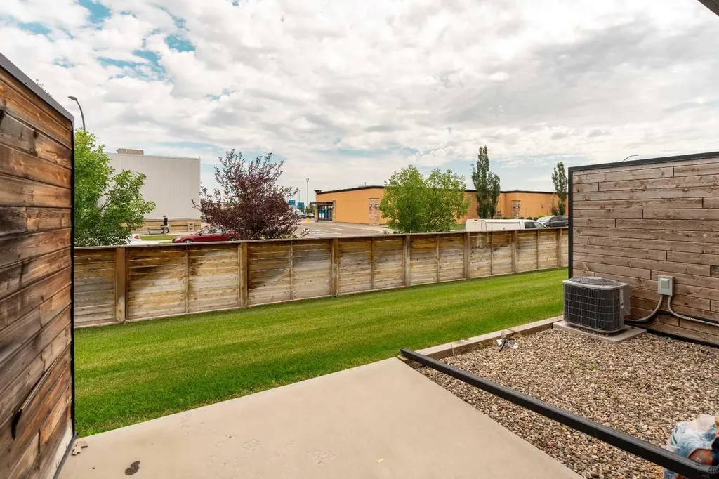 414 Highlands Boulevard W Lethbridge AB T1J 5K5