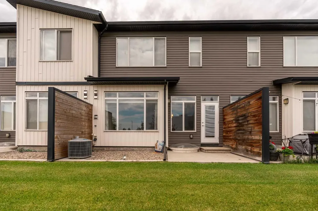414 Highlands Boulevard W Lethbridge AB T1J 5K5