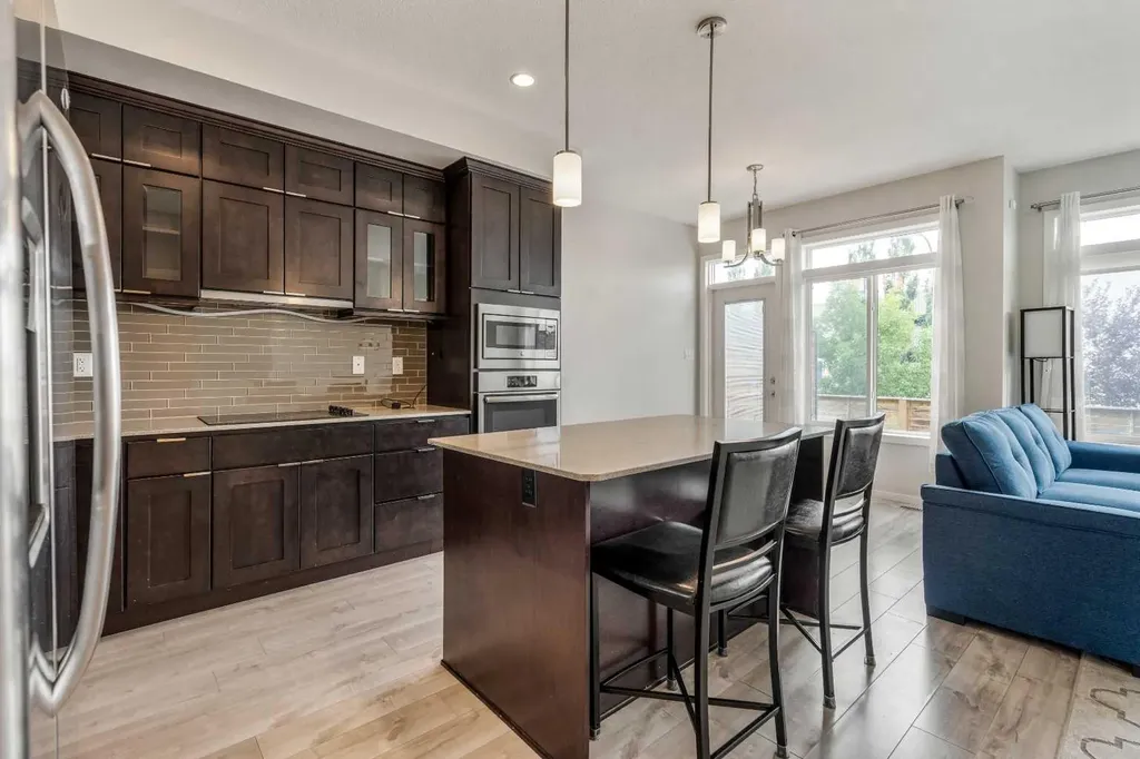 414 Highlands Boulevard W Lethbridge AB T1J 5K5