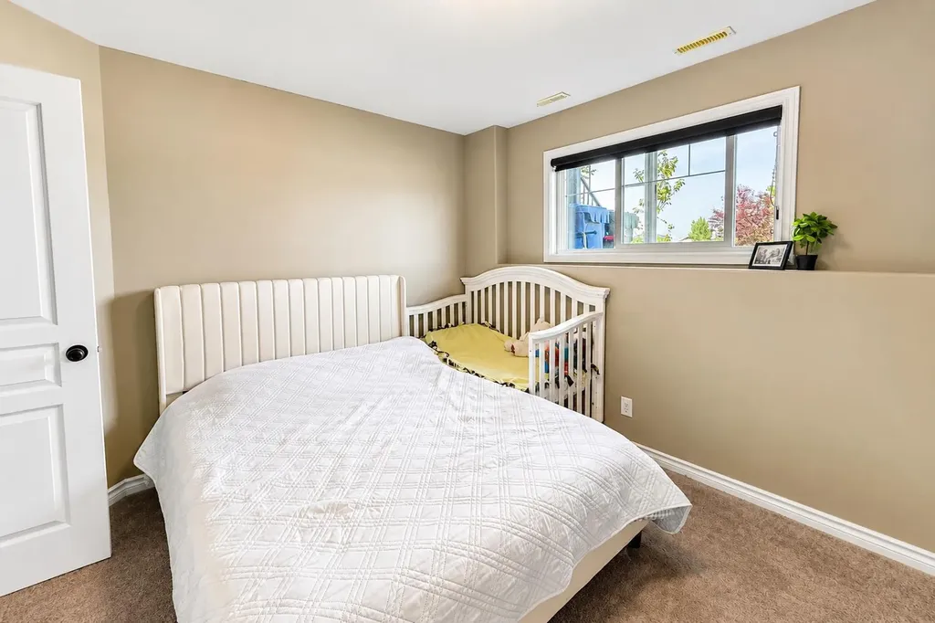 63 Hawkridge Boulevard Penhold AB T0M 1R0