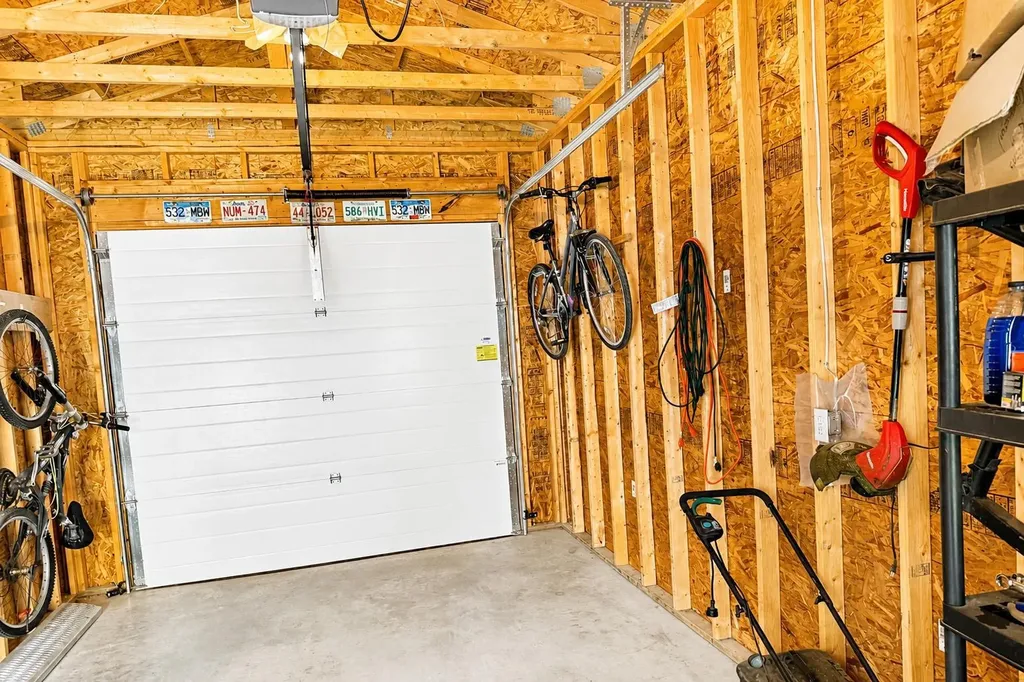 63 Hawkridge Boulevard Penhold AB T0M 1R0