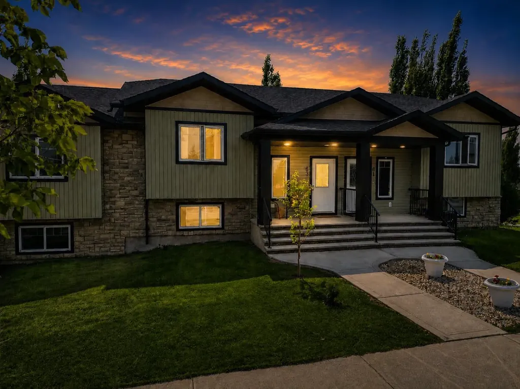 63 Hawkridge Boulevard Penhold AB T0M 1R0