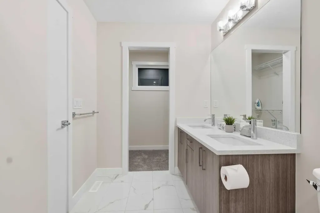 42 Red Sky Manor NE Calgary AB T3N 1N3