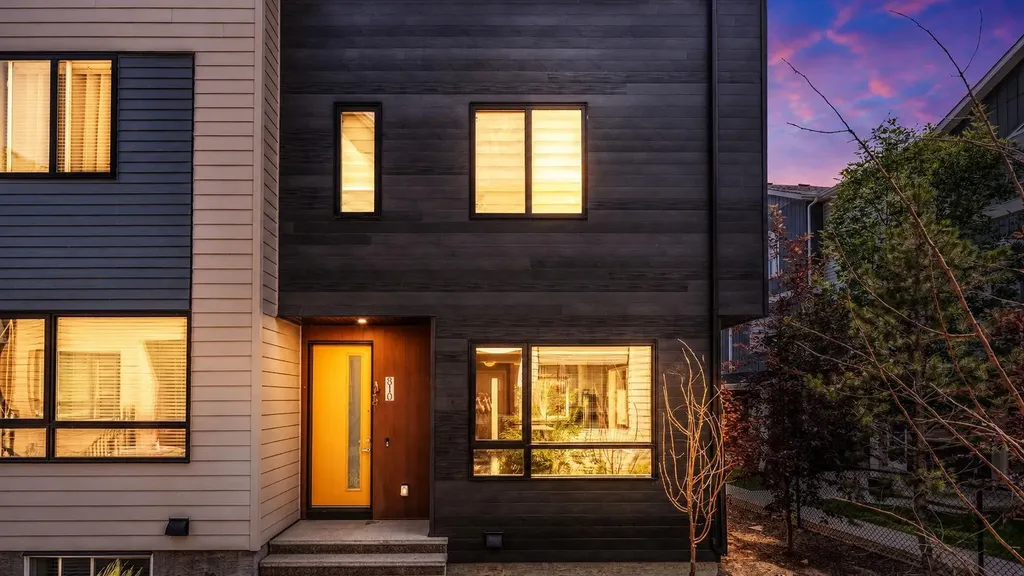 810 Redstone Crescent NE Calgary AB T3N 1M3
