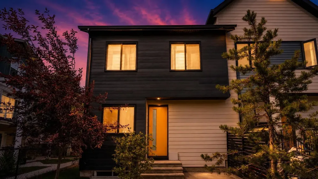 810 Redstone Crescent NE Calgary AB T3N 1M3