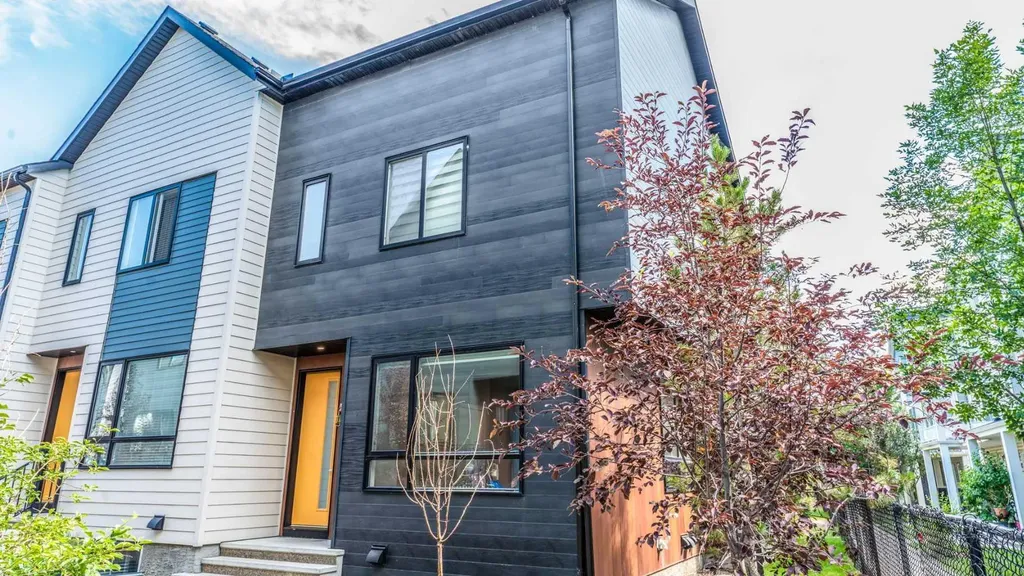 810 Redstone Crescent NE Calgary AB T3N 1M3
