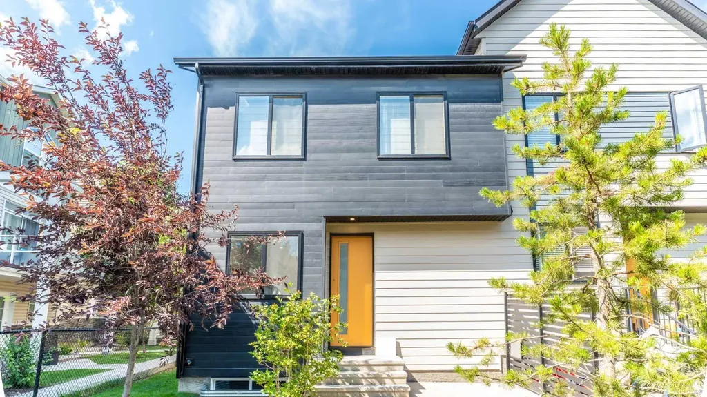 810 Redstone Crescent NE Calgary AB T3N 1M3