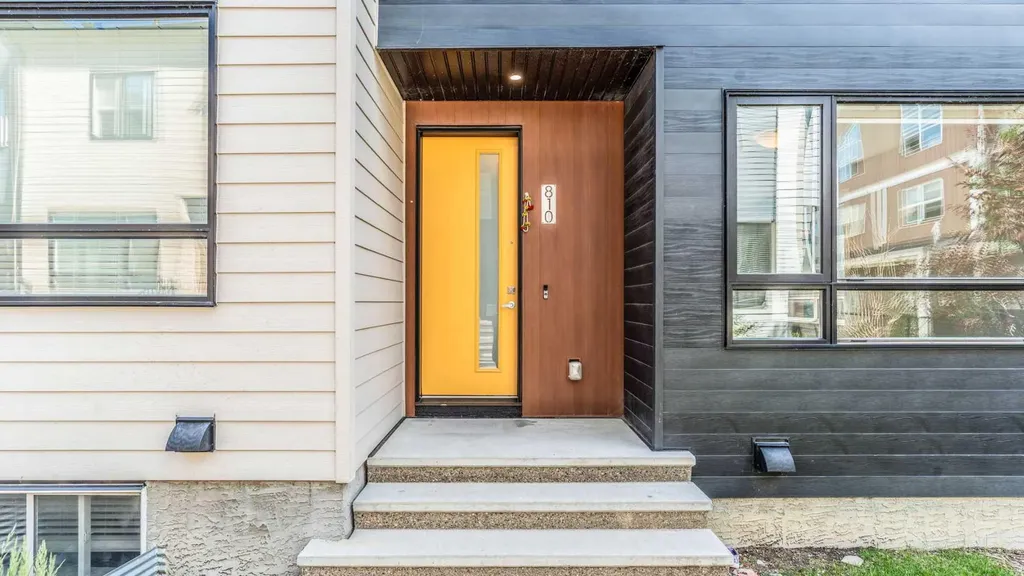 810 Redstone Crescent NE Calgary AB T3N 1M3
