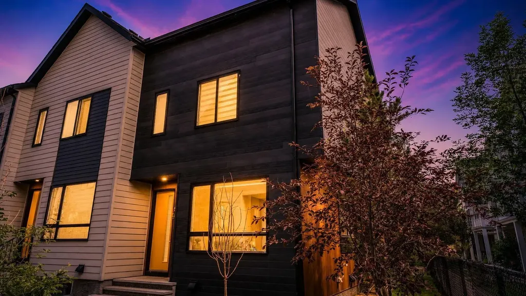 810 Redstone Crescent NE Calgary AB T3N 1M3