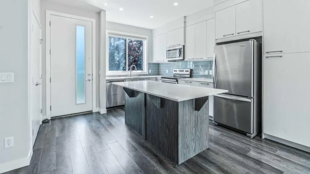 810 Redstone Crescent NE Calgary AB T3N 1M3