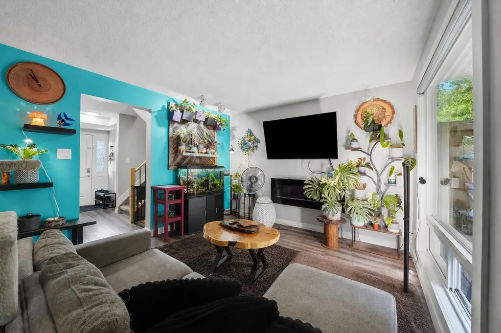 5812 61 Street Red Deer AB T4N 6H4
