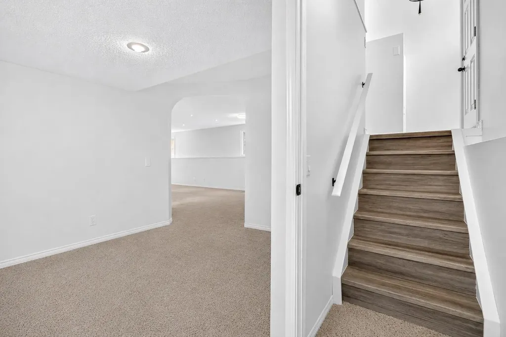 250 Bridlewood Circle SW Calgary AB t2y3l2