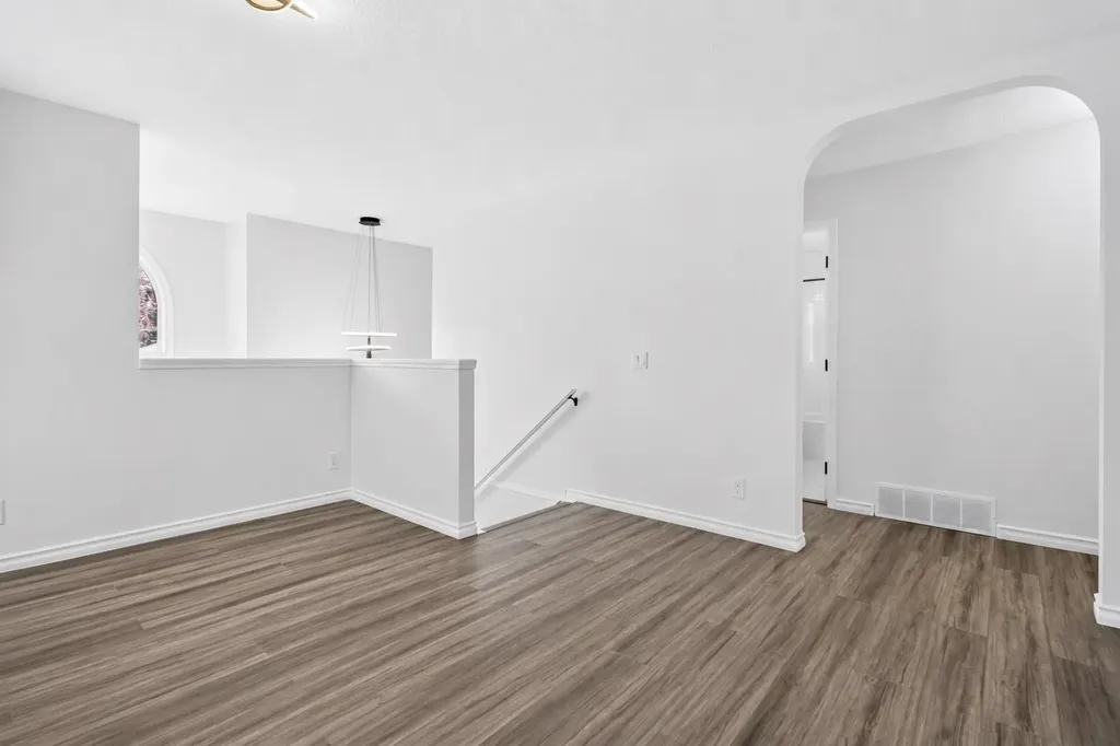 250 Bridlewood Circle SW Calgary AB t2y3l2