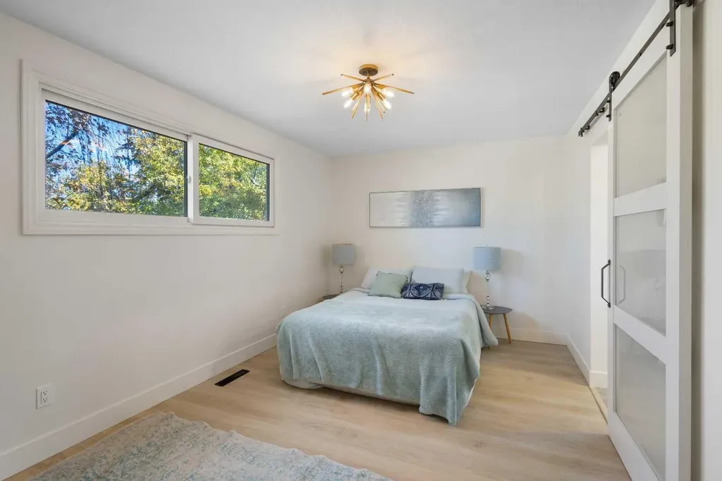 4812 Verona Drive NW Calgary AB T3A 0P4