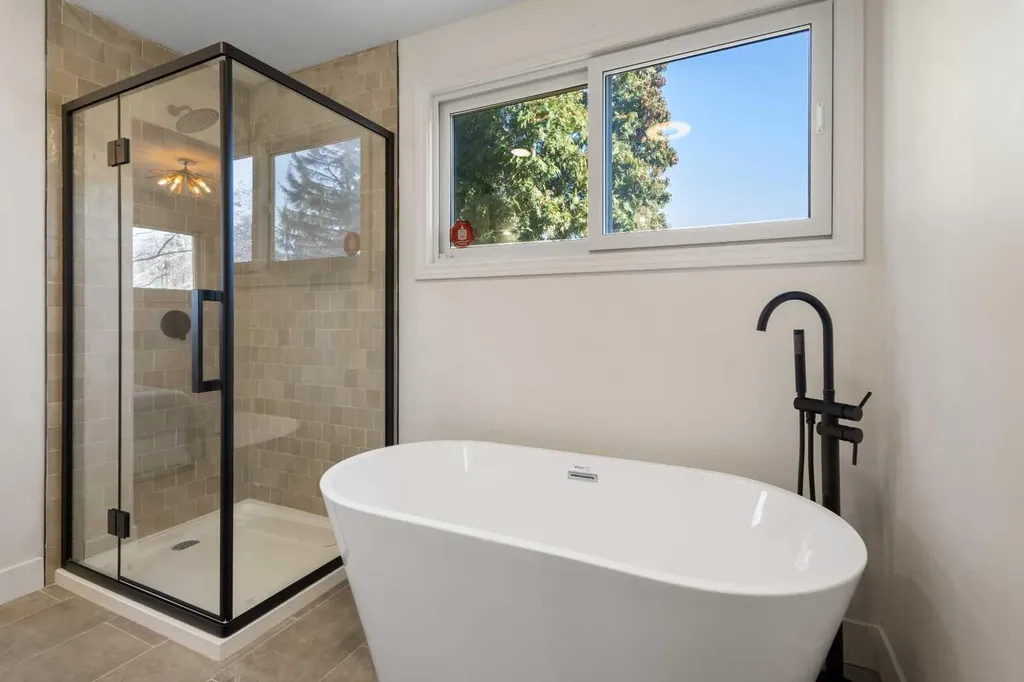 4812 Verona Drive NW Calgary AB T3A 0P4