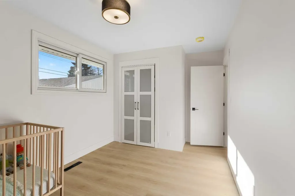 4812 Verona Drive NW Calgary AB T3A 0P4