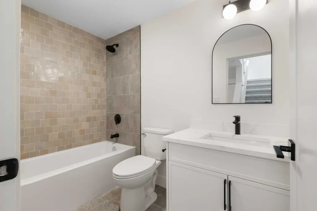 4812 Verona Drive NW Calgary AB T3A 0P4