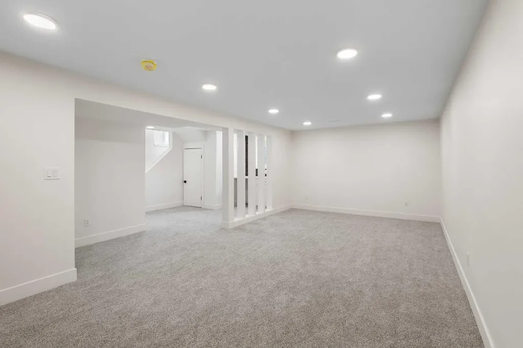4812 Verona Drive NW Calgary AB T3A 0P4