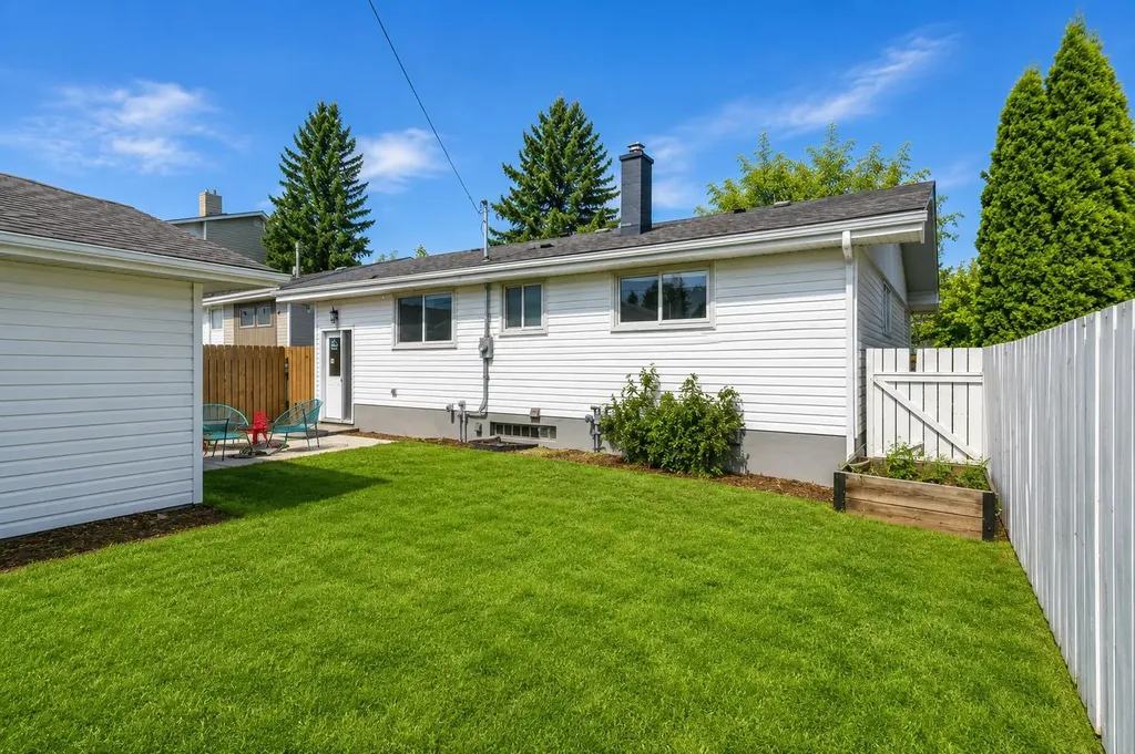 4812 Verona Drive NW Calgary AB T3A 0P4