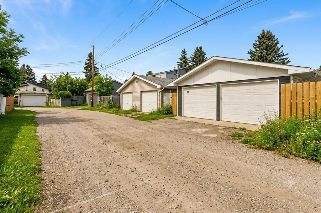 4812 Verona Drive NW Calgary AB T3A 0P4