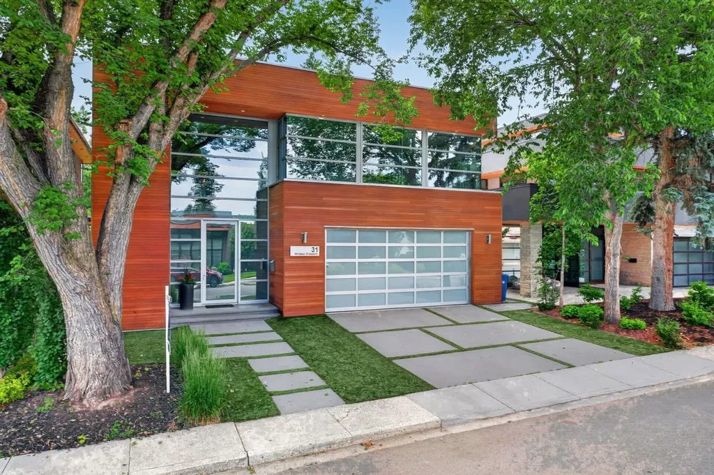 31 Windsor Crescent SW Calgary AB T2V1V5