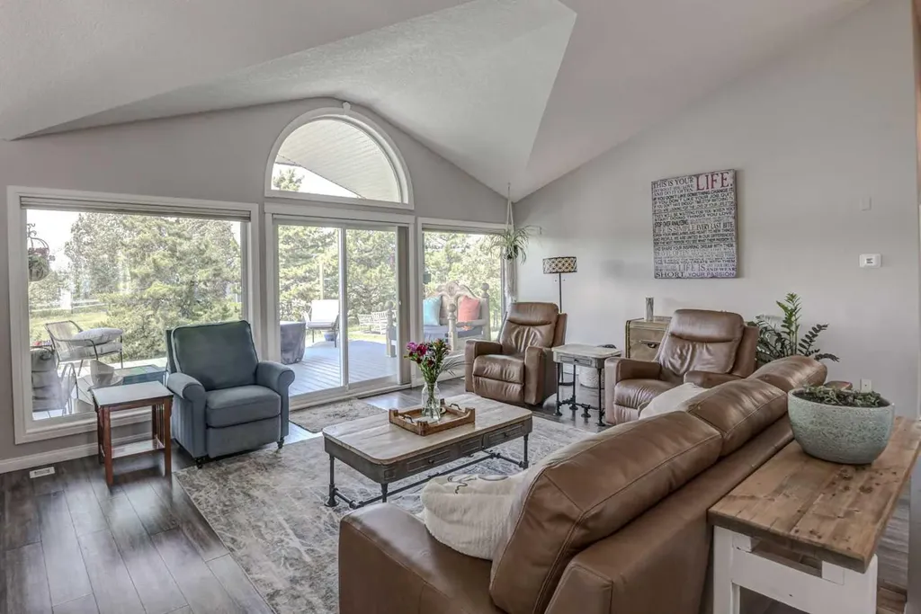 226016 76 Street E Rural Foothills County AB T1S 3W2